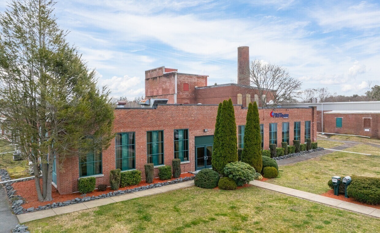 160 Middleboro Avenue, Taunton, Massachusetts 02718