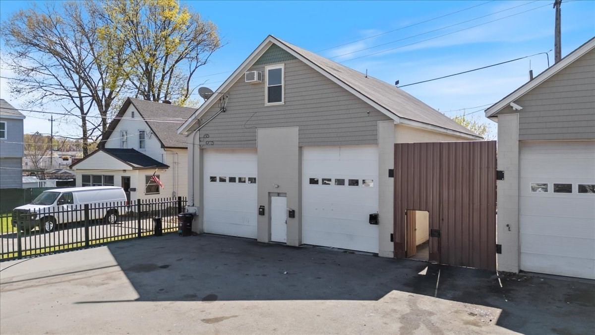 33 Garfield St, Lawrence, Massachusetts 2219