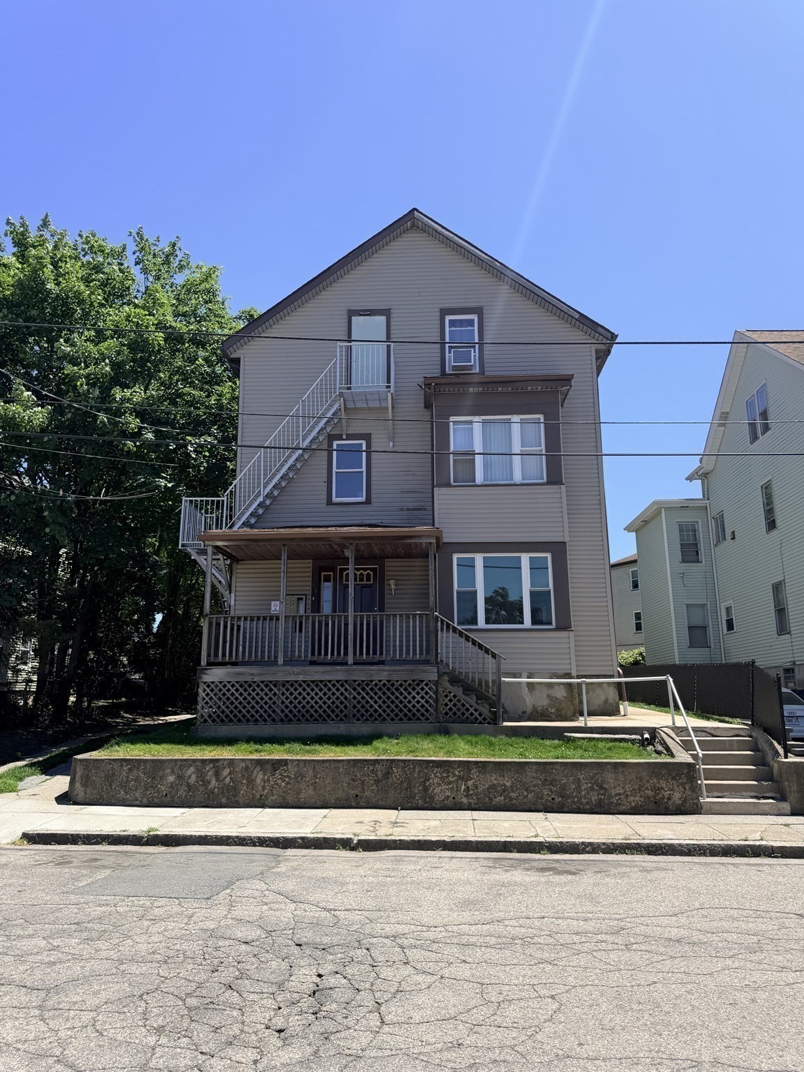 48 Tuttle St, Fall River, Massachusetts 2536