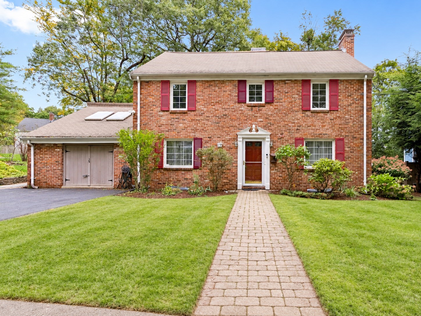 17 Woodhaven Rd, Newton, Massachusetts 02468