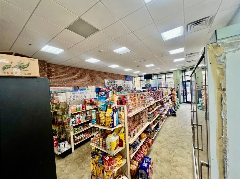 655 Saratoga, Boston, Massachusetts 02128