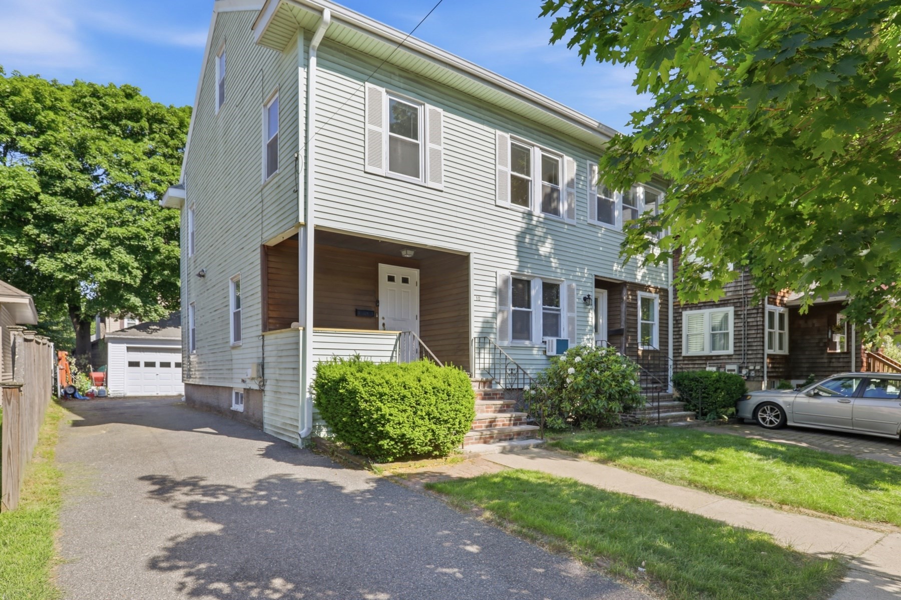 10 Parkway, Stoneham, Massachusetts 02180
