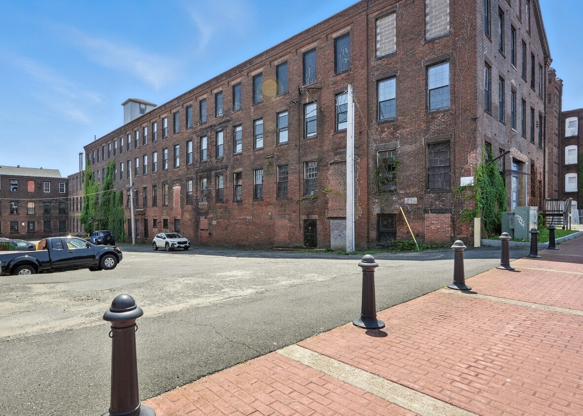 382 Dwight St, Holyoke, Massachusetts 5842
