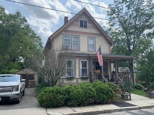 23 Leonard St, Milford, Massachusetts 3239