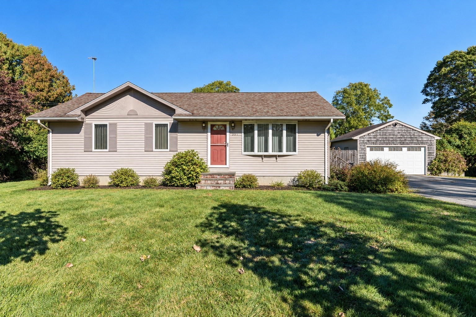 297 Bakerville Rd, Dartmouth, Massachusetts 02748