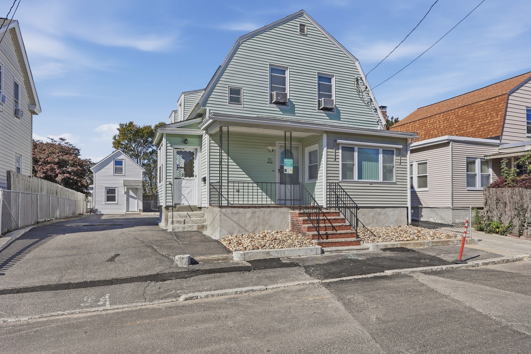 40 Bunker Hill Ave, Lowell, Massachusetts 01850