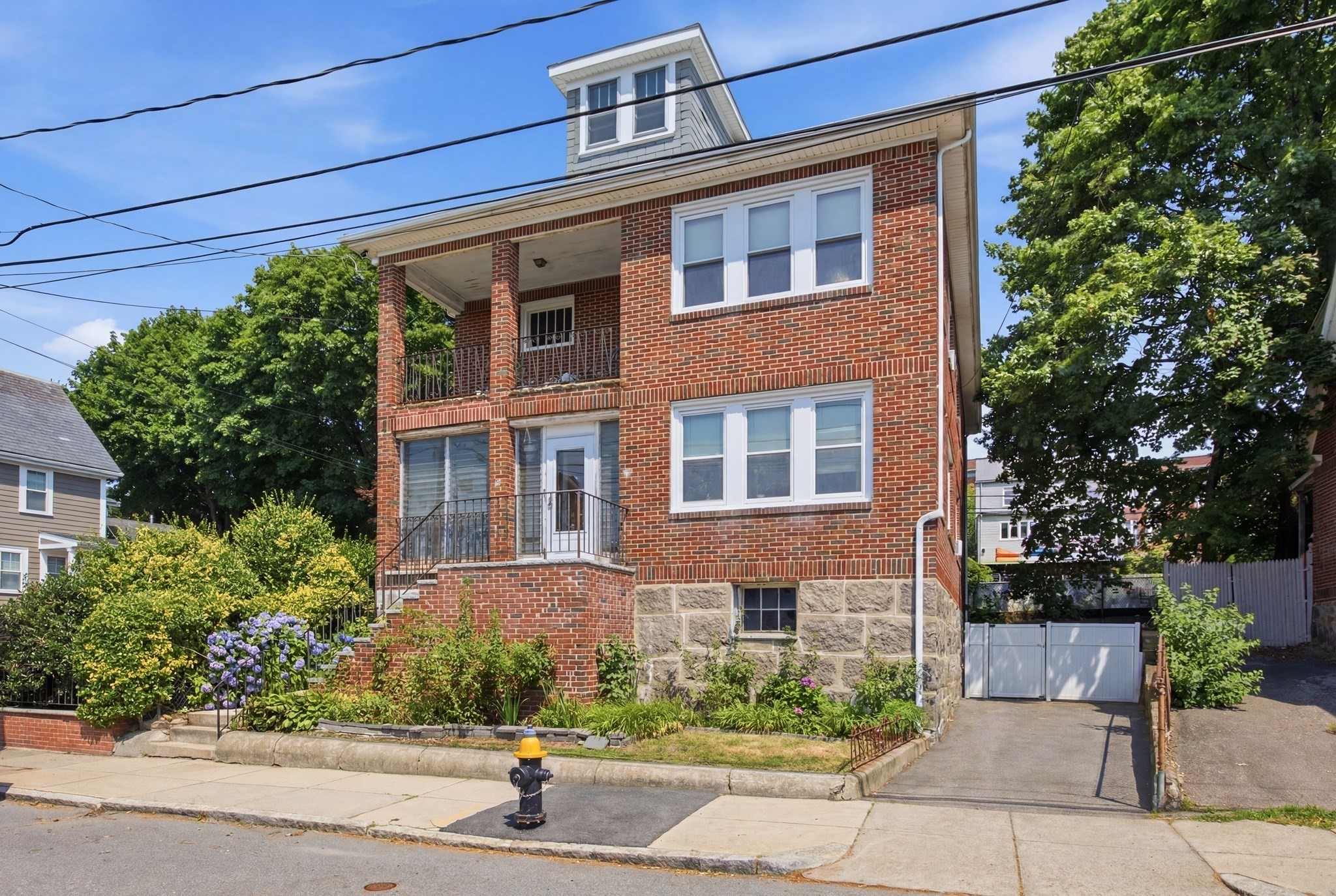 38-40 Franconia St, Boston, Massachusetts 2108