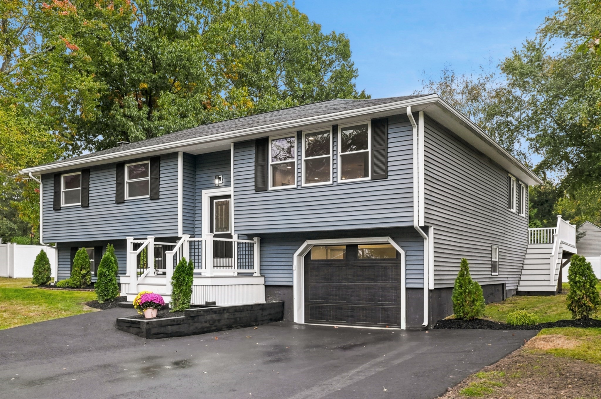 26 Meadow Dr, Middleton, Massachusetts 2320