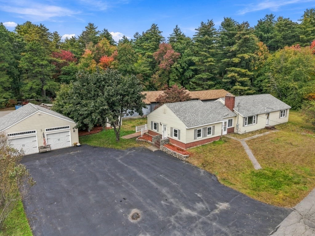 6 Oakhurst Street, Ayer, Massachusetts 01432