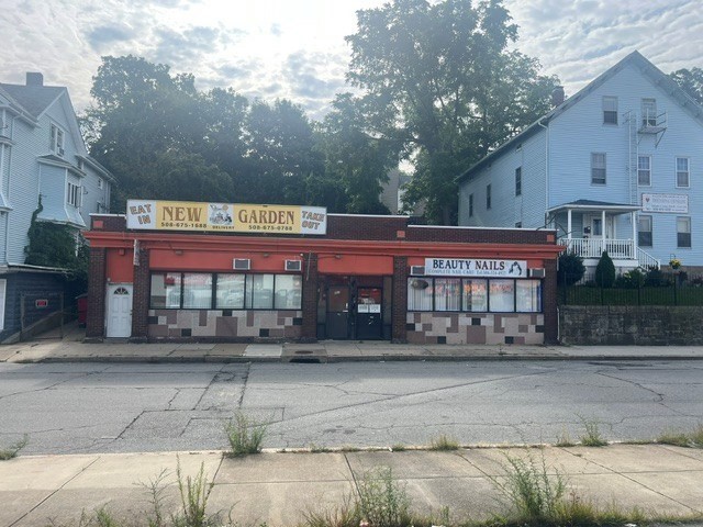 883 N Main St, Fall River, Massachusetts 2625