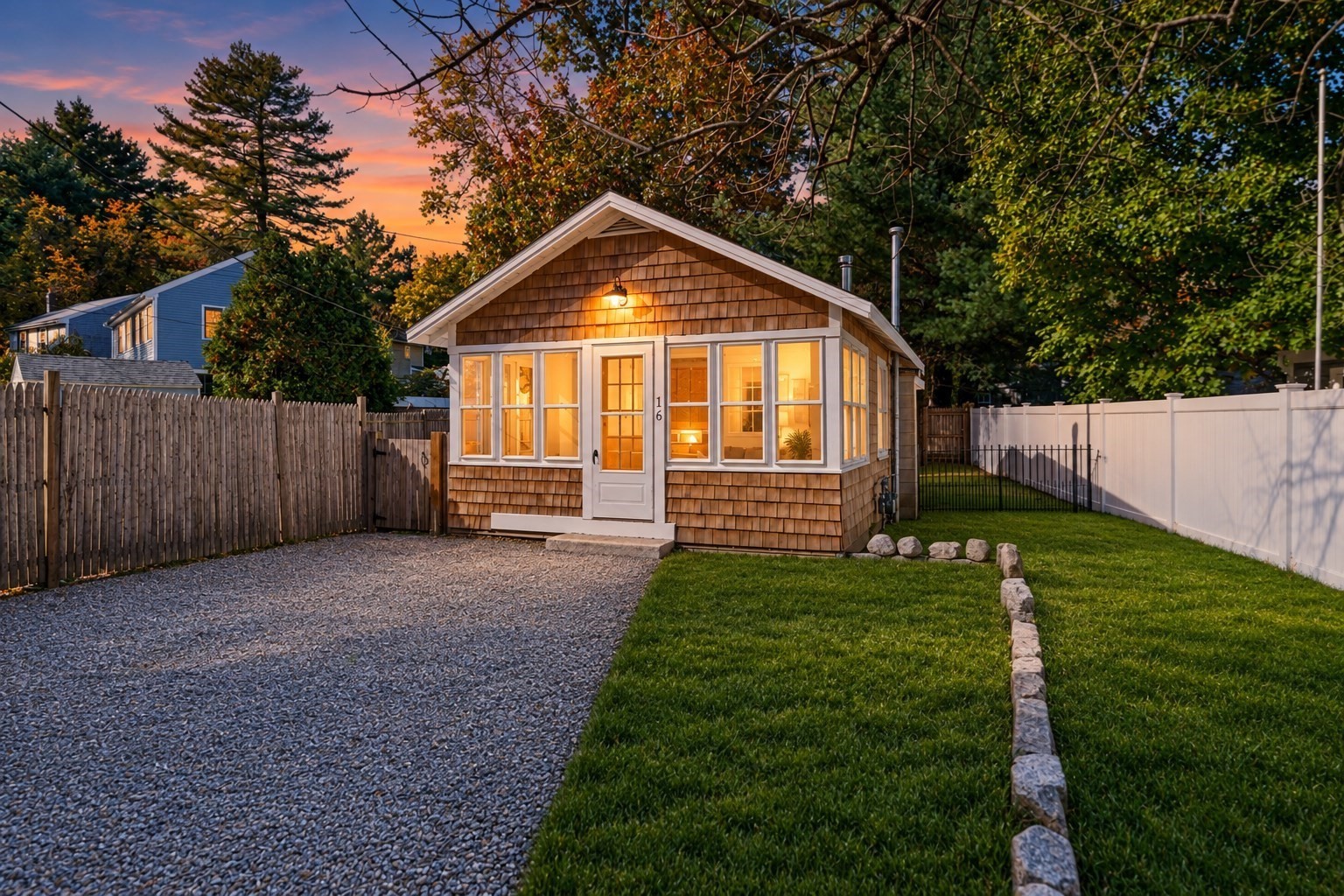 16 West St, Hanson, Massachusetts 1425