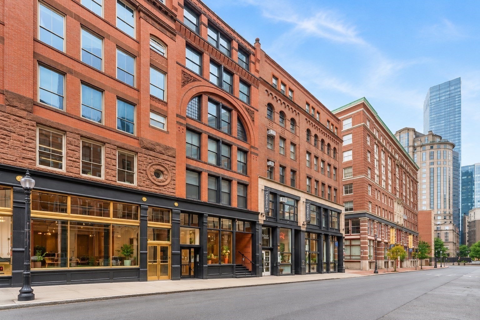 123 South St, Boston, Massachusetts 2822