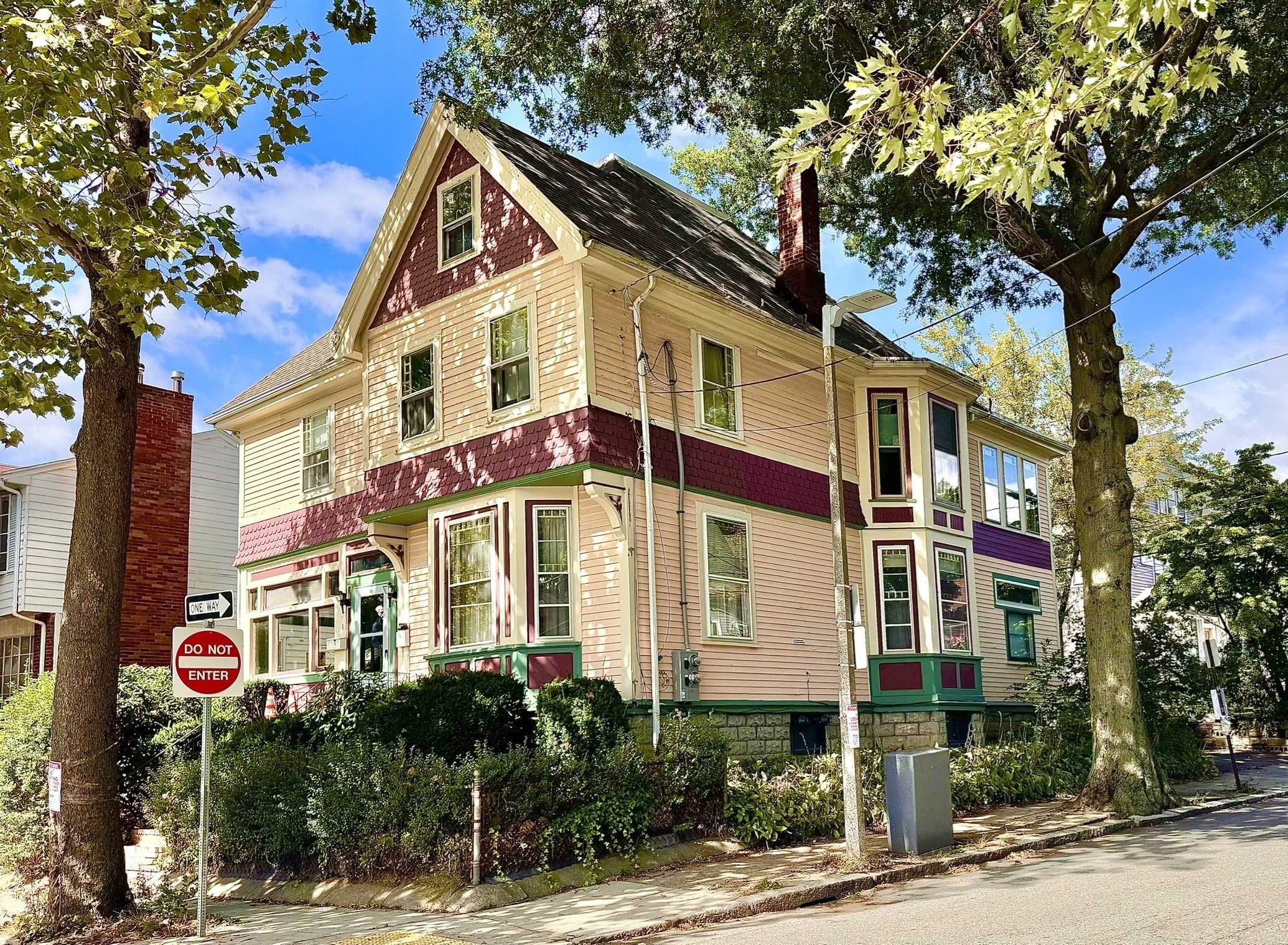 1 Moultrie St, Boston, Massachusetts 5540