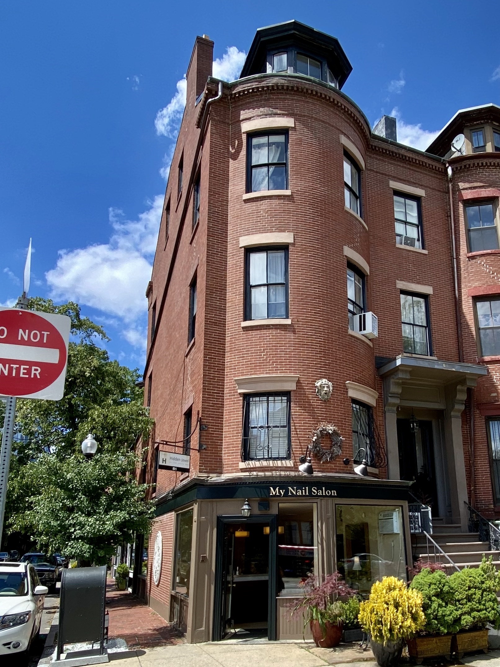 669 Tremont Street, Boston, Massachusetts 02118